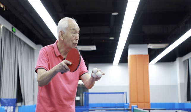 情系乒乓 貢獻(xiàn)卓著——“體育工作杰出貢獻(xiàn)者”國(guó)家榮譽(yù)稱(chēng)號(hào)獲得者張燮林