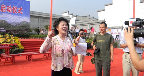 陳愛美20年后再次回商洛