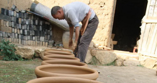 洛南縣王山溝尋找即將逝去的行業(yè)-------手工陶坊