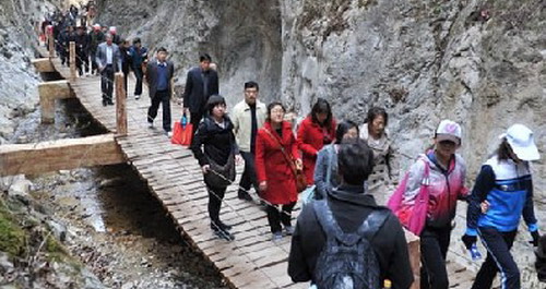 金絲峽清明節小長假迎來新年旅游接待開門紅