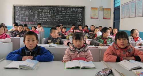 山村孤童進城上學