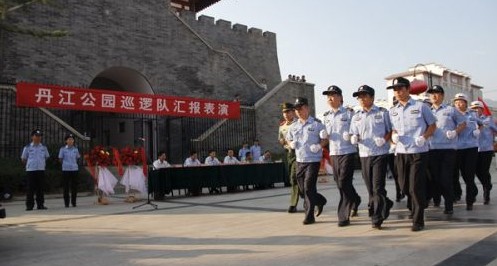 丹江公園成立巡邏隊(duì) 24小時(shí)不間斷管護(hù)公共設(shè)施