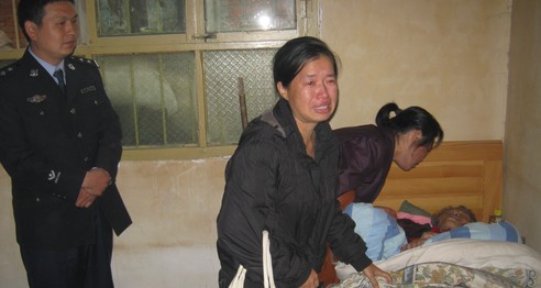 湖北離散十年母女商南團圓