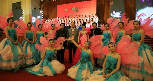 《丹鳳朝陽(yáng)》亮相全國(guó)首屆鄉(xiāng)村春晚