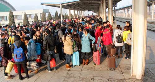 我市學生專列開動