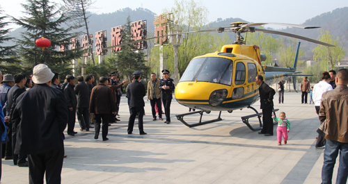 省森林防火指揮部對市區森林資源進行空中觀察、巡查