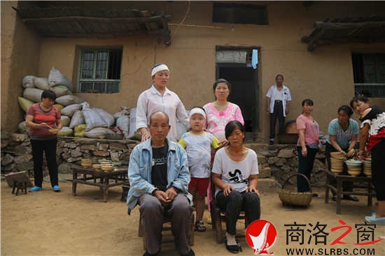 一家人唯獨缺了黨敬衛