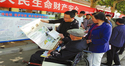 我市各地國土資源部門進社區宣傳