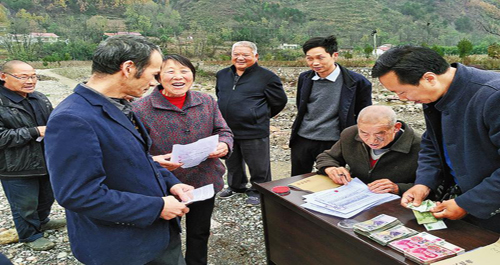 豐河村食用菌基地開工建設將帶動貧困戶增收