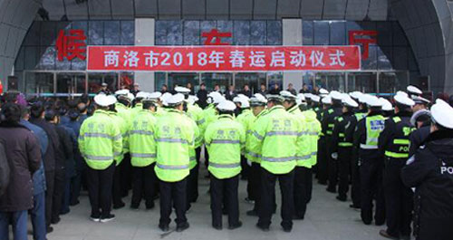 公安部門全力保障春運交通安全