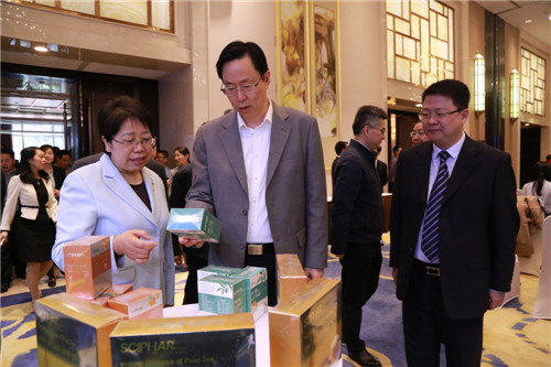 南京市長品嘗點贊商洛農特產品