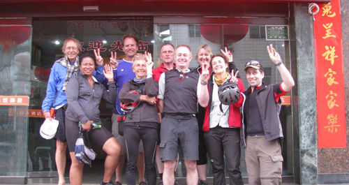 德國旅游愛好者騎游中國到商洛