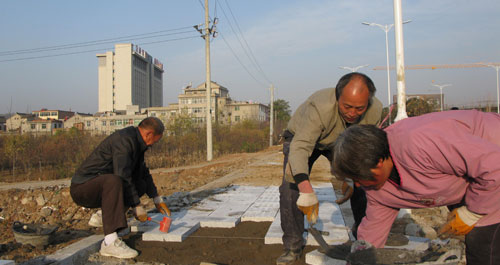 商洛市重點工程商鞅大道東段附屬人行道鋪設等即將竣工