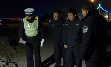 固體廢物管理處、交警支隊組織渣土車治理工作