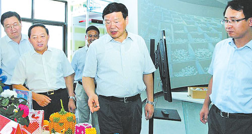 要把追趕超越作為目標(biāo)定位 打造全省重要的發(fā)展支撐極