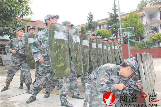 警棍盾牌術訓練