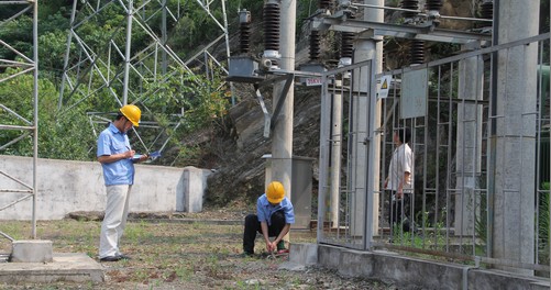 商洛氣象行政執法大隊在鎮安開展防雷專項執法檢查