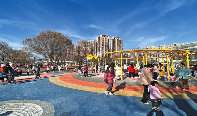 丹鳳縣城區(qū)江濱公園科技運動主題段建成并投入使用