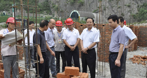 縣委書記張盈安檢查保障性住房建設