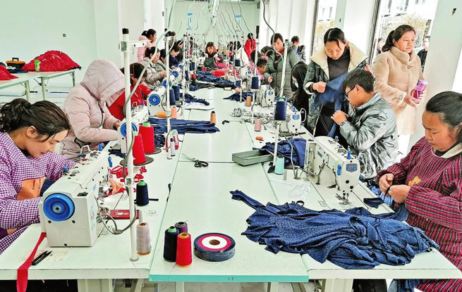 社區工廠務工忙