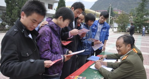 米糧鎮廣大適齡青年踴躍報名參軍