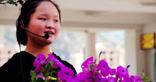 鎮安二中舉辦“唱紅五月，歌唱祖國詩歌朗誦賽”