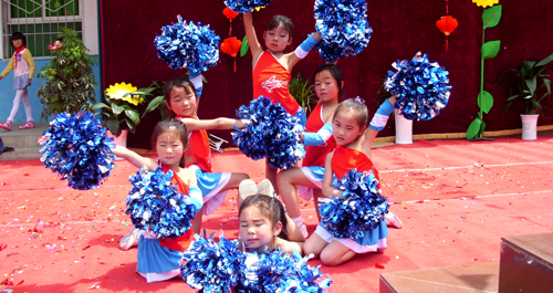 商州區(qū)金陵寺中心小學歡慶六一兒童節(jié)