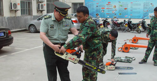 蘭州軍區在柞水縣進行森林防火實戰演練