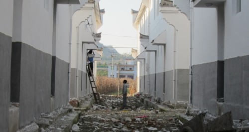 山陽縣高壩店鎮移民安置點工程預計年底可以入住