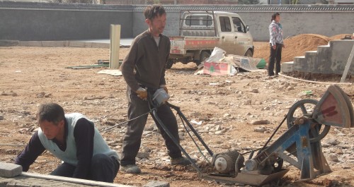 寺坡鎮貫徹十七屆六中全會精神全力推進文化廣場建設