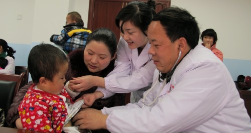 商州城關社區衛生服務中心開展愛心體檢活動