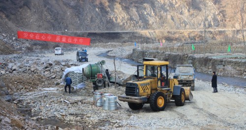 山陽(yáng)加大對(duì)因?yàn)?zāi)毀壞道路的維修力度