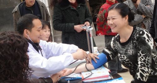 社區(qū)來了醫(yī)療隊