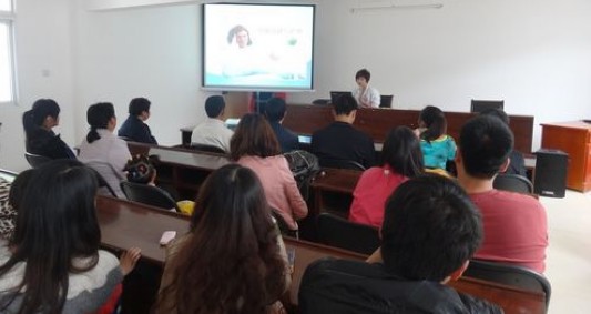 柞水縣婦幼保健院“孕產婦學?！遍_課