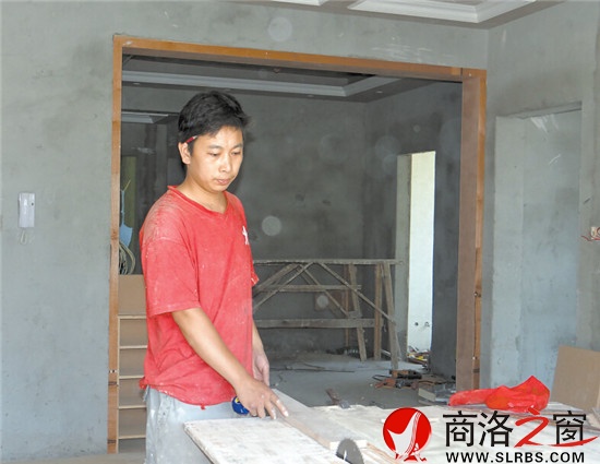 楊波說，自己之所以能在這行業站穩腳跟，且有不菲收入，離不開這門過硬的手藝。