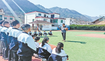 扎根山區育桃李